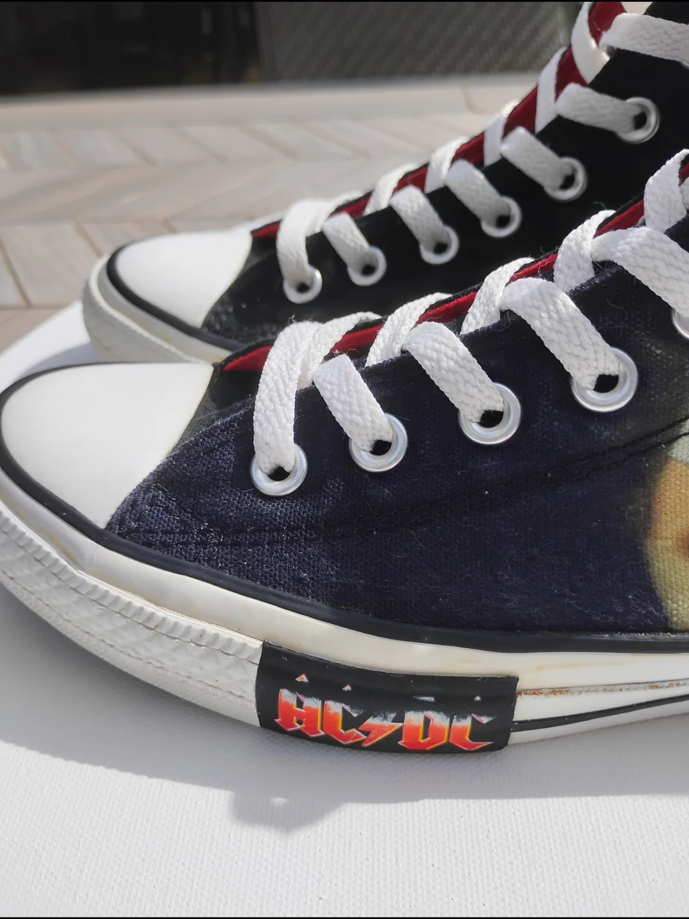 RARE Converse x AC/DC High Top Sneakers Men’s 7 Women’s 9 Vintage 2009 Rock Band - Picture 8 of 16